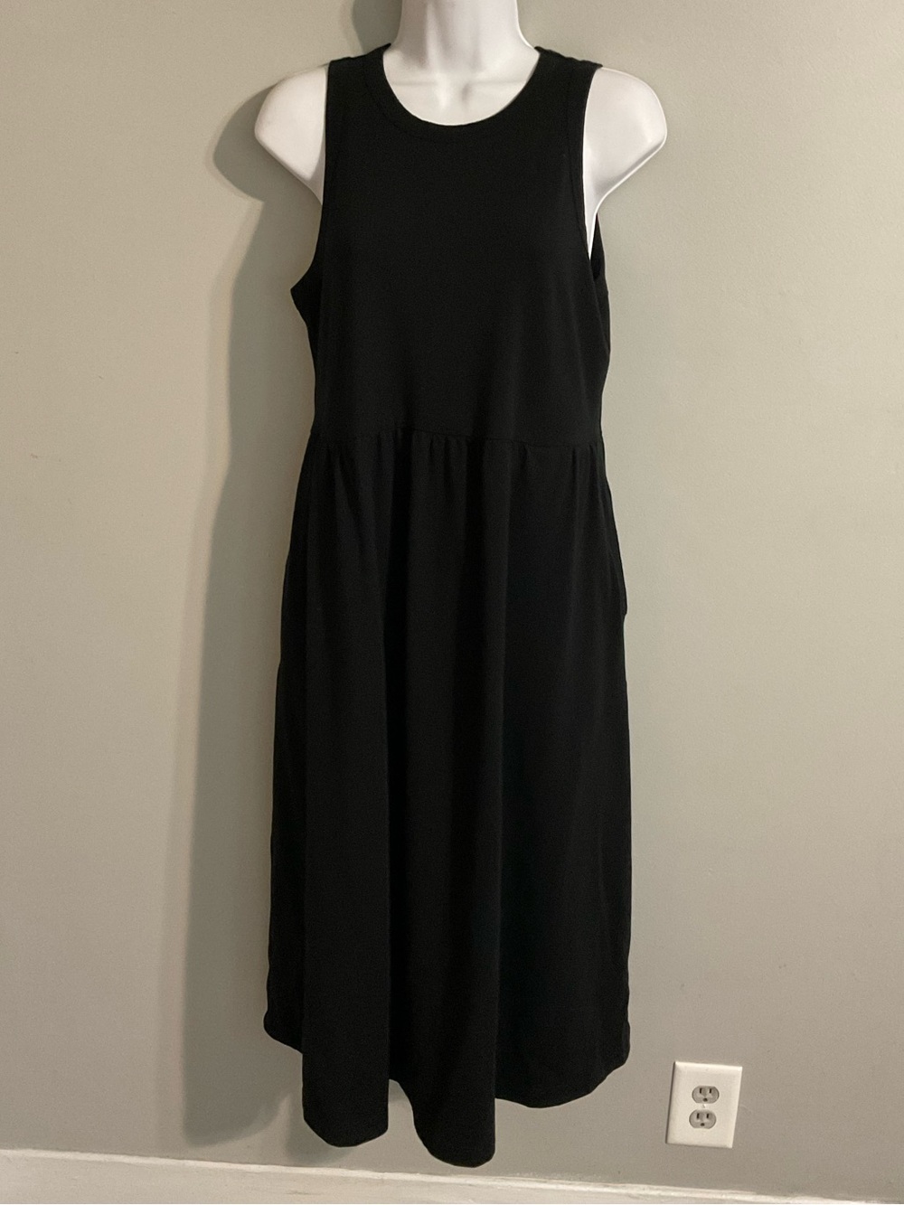 A New Day Black Sleeveless Midi Dress with Pockets - Large